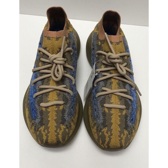Athletic_Shoes
